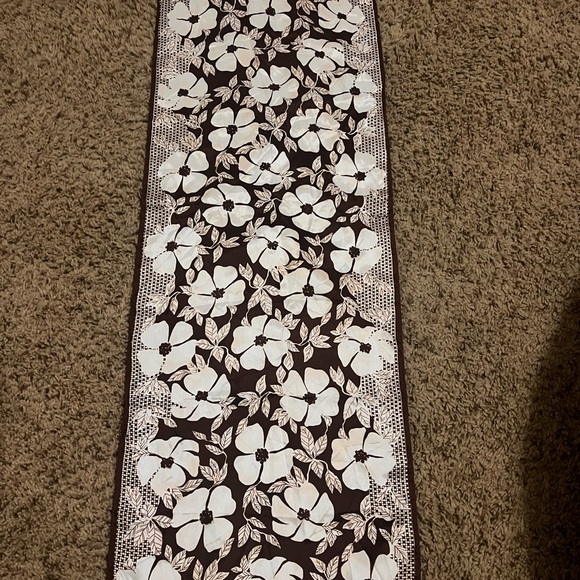VTG 60'S VERA NEUMANN Brown White Flowers 100% Acetate SCARF 44”x14.25” Japan - Picture 2 of 3